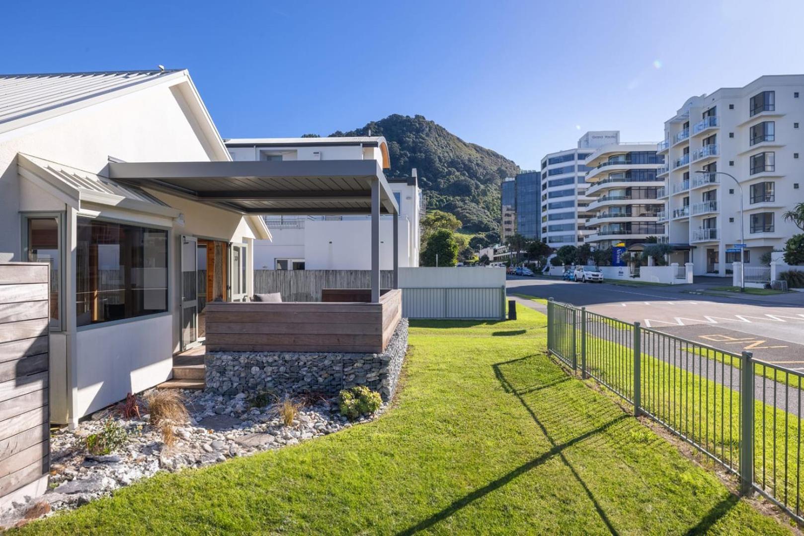 The Iconic Kiwi Bach, Full Site Downtown Mount Villa Mount Maunganui Dış mekan fotoğraf